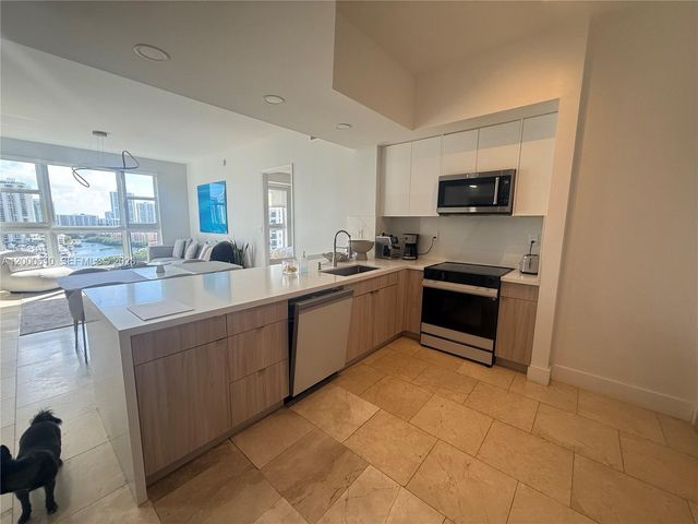 20000 E Country Club Drive PH09, Aventura, FL 33180