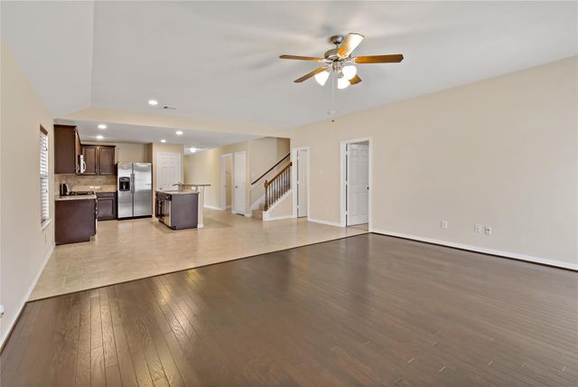 3308 Southern Grove Lane, Pearland, TX 77584
