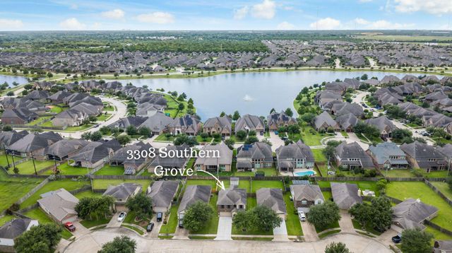 3308 Southern Grove Lane, Pearland, TX 77584