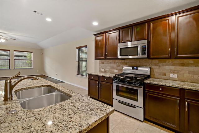 3308 Southern Grove Lane, Pearland, TX 77584