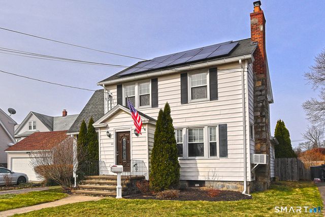 29 Parkway Drive, Stratford, CT 06614