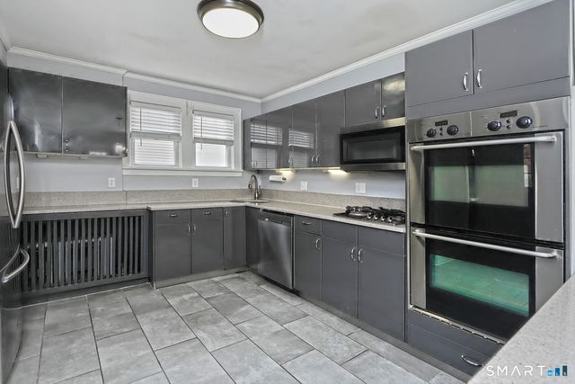 29 Parkway Drive, Stratford, CT 06614