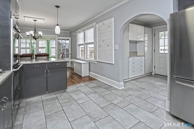 29 Parkway Drive, Stratford, CT 06614