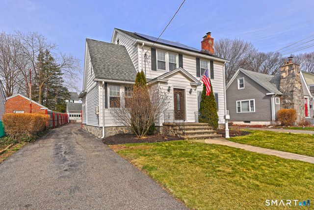 29 Parkway Drive, Stratford, CT 06614