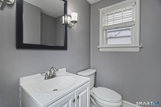 29 Parkway Drive, Stratford, CT 06614