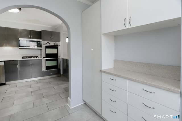 29 Parkway Drive, Stratford, CT 06614