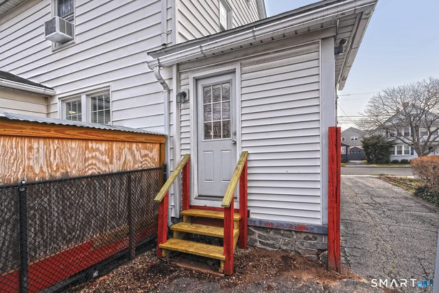 29 Parkway Drive, Stratford, CT 06614