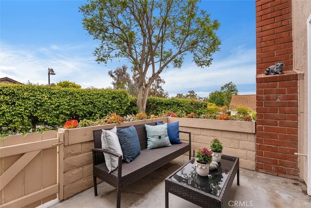 27684 Calle Valdes, Mission Viejo, CA 92692