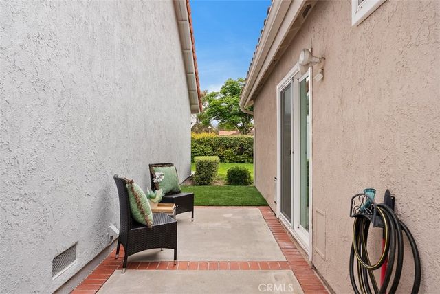 27684 Calle Valdes, Mission Viejo, CA 92692