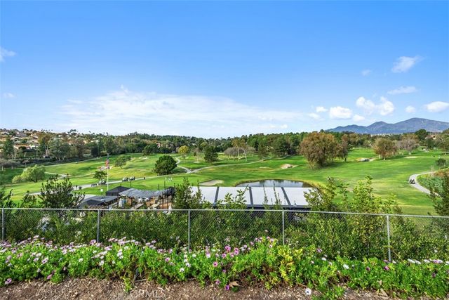 27684 Calle Valdes, Mission Viejo, CA 92692
