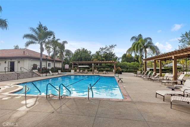 27684 Calle Valdes, Mission Viejo, CA 92692