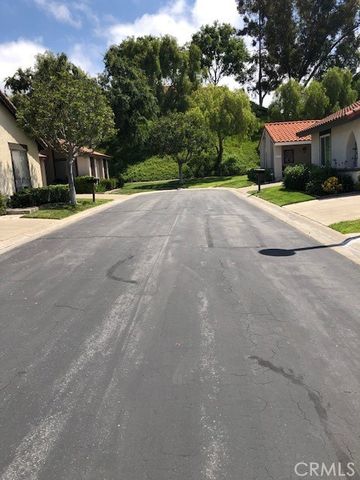 27684 Calle Valdes, Mission Viejo, CA 92692