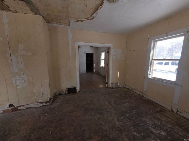 121 E Dayton Street, South Bend, IN 46613
