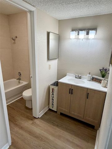 1516 Bay Area Boulevard G6, Houston, TX 77058