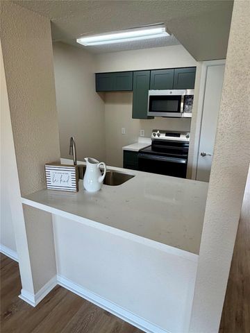 1516 Bay Area Boulevard G6, Houston, TX 77058