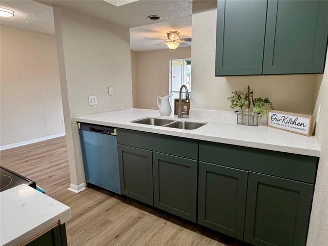 1516 Bay Area Boulevard G6, Houston, TX 77058