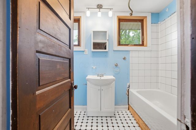 1567 Kenmore Road, Columbus, OH 43211
