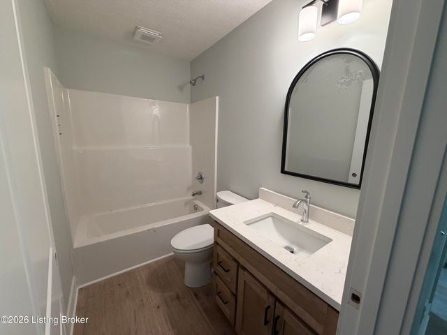412 Woods Rd, Elizabethtown, KY 42701