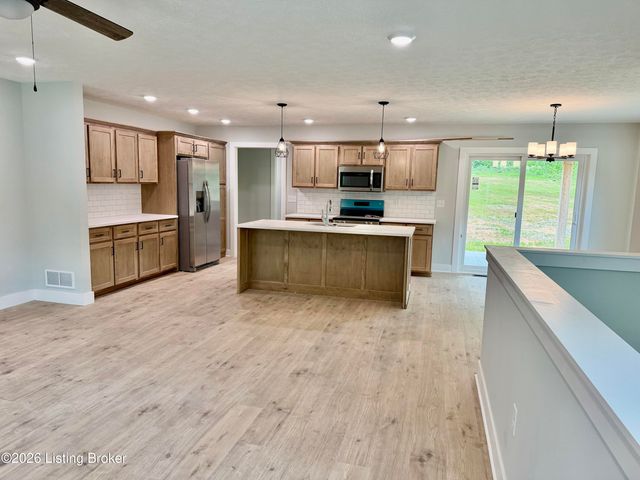 412 Woods Rd, Elizabethtown, KY 42701