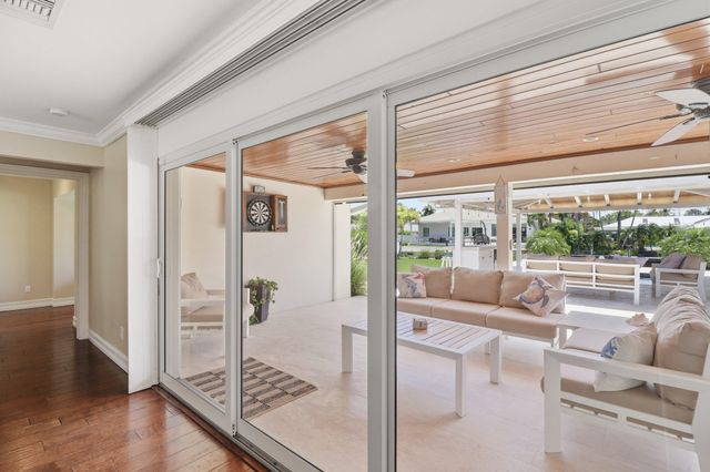 16 LEEWARD Circle, Tequesta, FL 33469