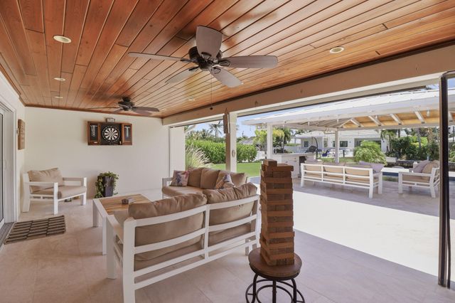 16 LEEWARD Circle, Tequesta, FL 33469