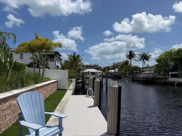16 LEEWARD Circle, Tequesta, FL 33469