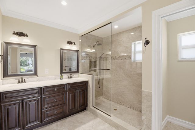 16 LEEWARD Circle, Tequesta, FL 33469