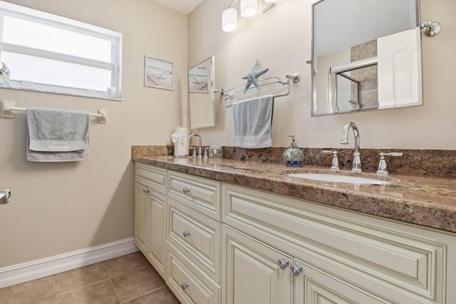 16 LEEWARD Circle, Tequesta, FL 33469
