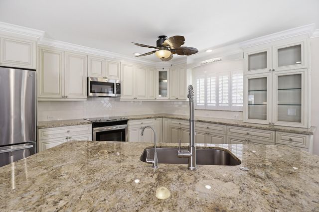 16 LEEWARD Circle, Tequesta, FL 33469