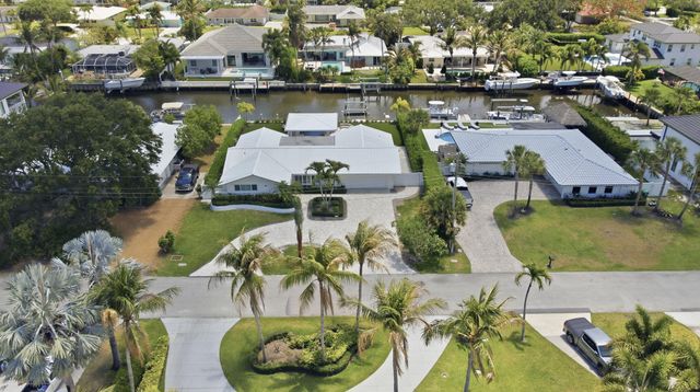 16 LEEWARD Circle, Tequesta, FL 33469