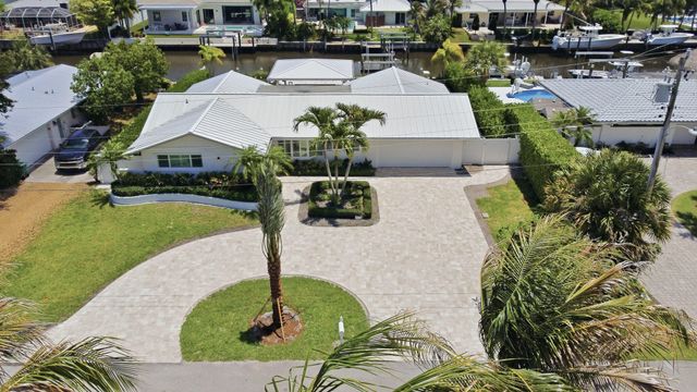 16 LEEWARD Circle, Tequesta, FL 33469