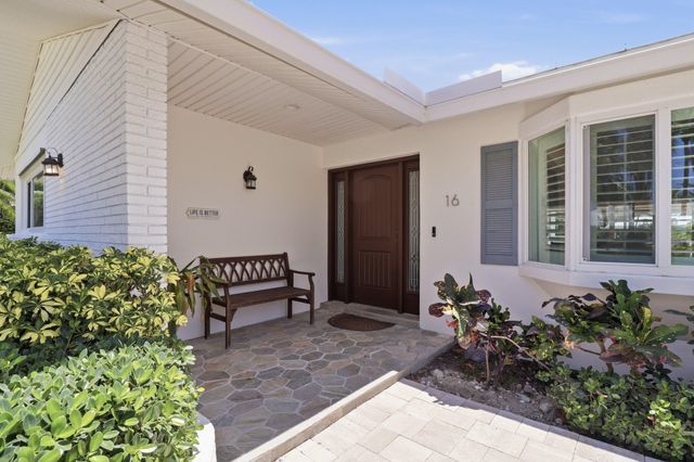 16 LEEWARD Circle, Tequesta, FL 33469