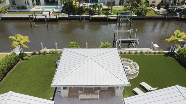 16 LEEWARD Circle, Tequesta, FL 33469