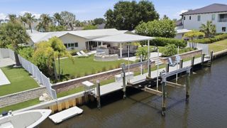 16 LEEWARD Circle, Tequesta, FL 33469