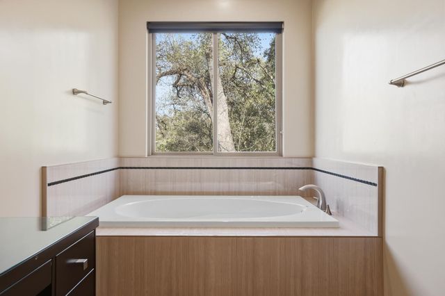 3813 Calverhall Way, Rocklin, CA 95677