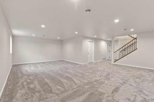 7102 65th Street S, Horace, ND 58047