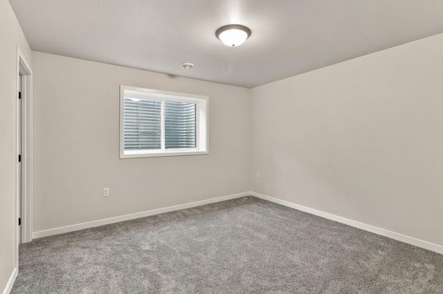 7102 65th Street S, Horace, ND 58047