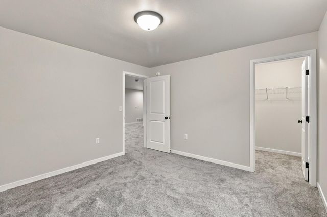 7102 65th Street S, Horace, ND 58047