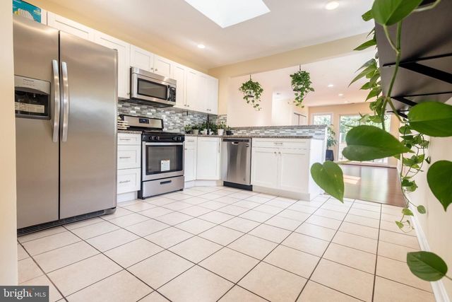 9010 3RD ST, Lanham, MD 20706