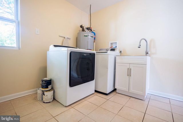 9010 3RD ST, Lanham, MD 20706