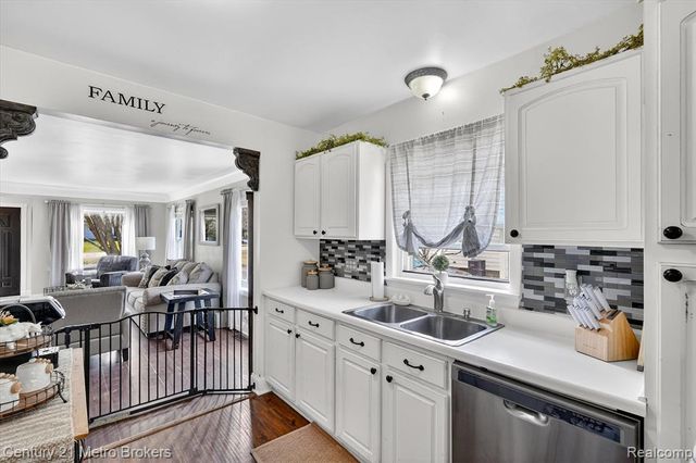 5501 Potter Road, Flint, MI 48506