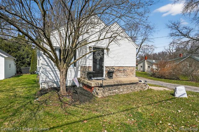 5501 Potter Road, Flint, MI 48506