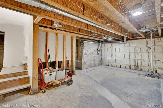 5501 Potter Road, Flint, MI 48506