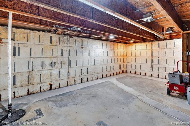 5501 Potter Road, Flint, MI 48506