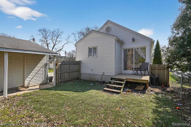 5501 Potter Road, Flint, MI 48506