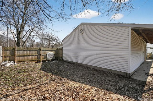 5501 Potter Road, Flint, MI 48506
