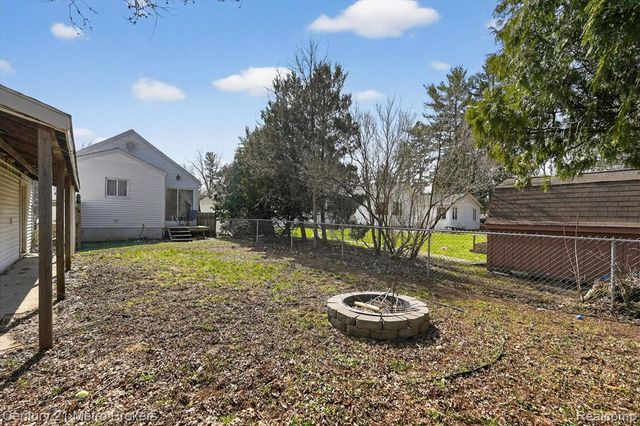 5501 Potter Road, Flint, MI 48506