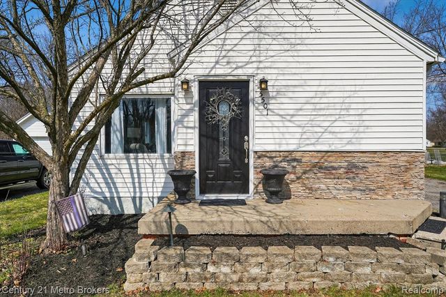 5501 Potter Road, Flint, MI 48506