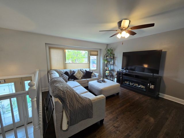 7447 160th Place, Tinley Park, IL 60477
