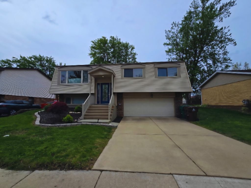 7447 160th Place, Tinley Park, IL 60477